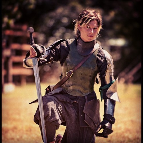 urdchama:  rufftoon:  samanthaswords:  Champion of Longsword- Harcourt Park International Jousting Tournament, 2013  Awesome! (reblog, because we don’t see enough women in armour who are kick ass swordfighters)  HNNGGGHHHH