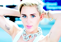 Miley Cyrus Tumblr_n4iij6fATn1ruog0to6_250