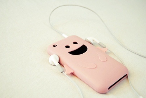 aw! i want this! not pink though. maybe blue. yeah, blue :)