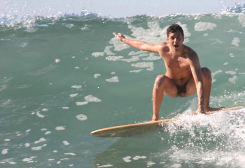Surfers Nude 43