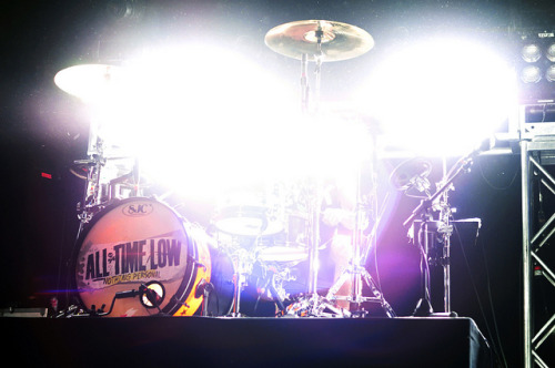 jeddlopezphoto: Throwback Post: All Time Low - December 6, 2009 2nd show I ever photographed. Check out that flare. 