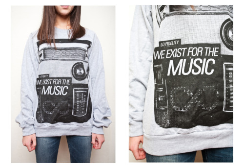 mattvogel: heyitstanya: jamielofidelity: We Exist For The Music Crewneck Giveaway —» Ends 12.4.2011 Follow along with Lo Fidelity on Facebook//Tumblr and reblog once to enter! Xx oh man i want this! WANT IT so. want.
