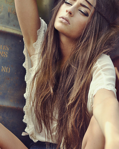 seriously lusting over this hair. the length. the color, i want it all ...