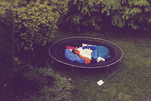 niallerzmofo: the boys sleeping together on a trampoline is the cutest shit ever ok 