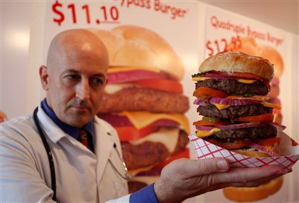 Homem sofre ataque cardíaco no “Heart Attack Grill”