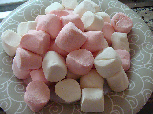 ilufood: Pink and White Marshmallows