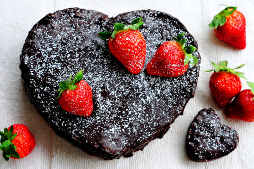 fooderific: delectabledelight: Chocolate biscuit cake (by Melinda ^..^) more delicious pictures here! :) 