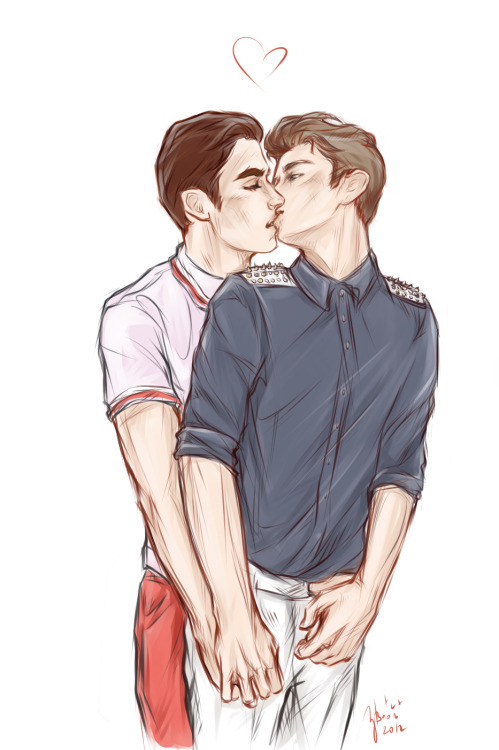 mailroomorder said: I just want to see a hug, with Kurt in front with his arms crossed or something, and Blaine behind him, chest to back, with his chin hooked over Kurt’s shoulders. Maybe Kurt’s hands on top of Blaine’s arms. Lame, I know. Fluffy. not exactly like this.. but. klaine again: 3