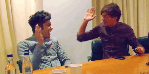 (S) One Direction’s Bromance Challenge: Zouis gif (6) 