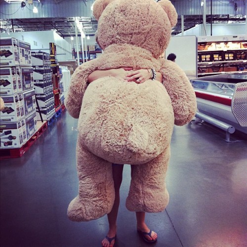 cooookkiess: beauty-barbiee: is this in costco hahhahaha ^^ if it is buy it for me