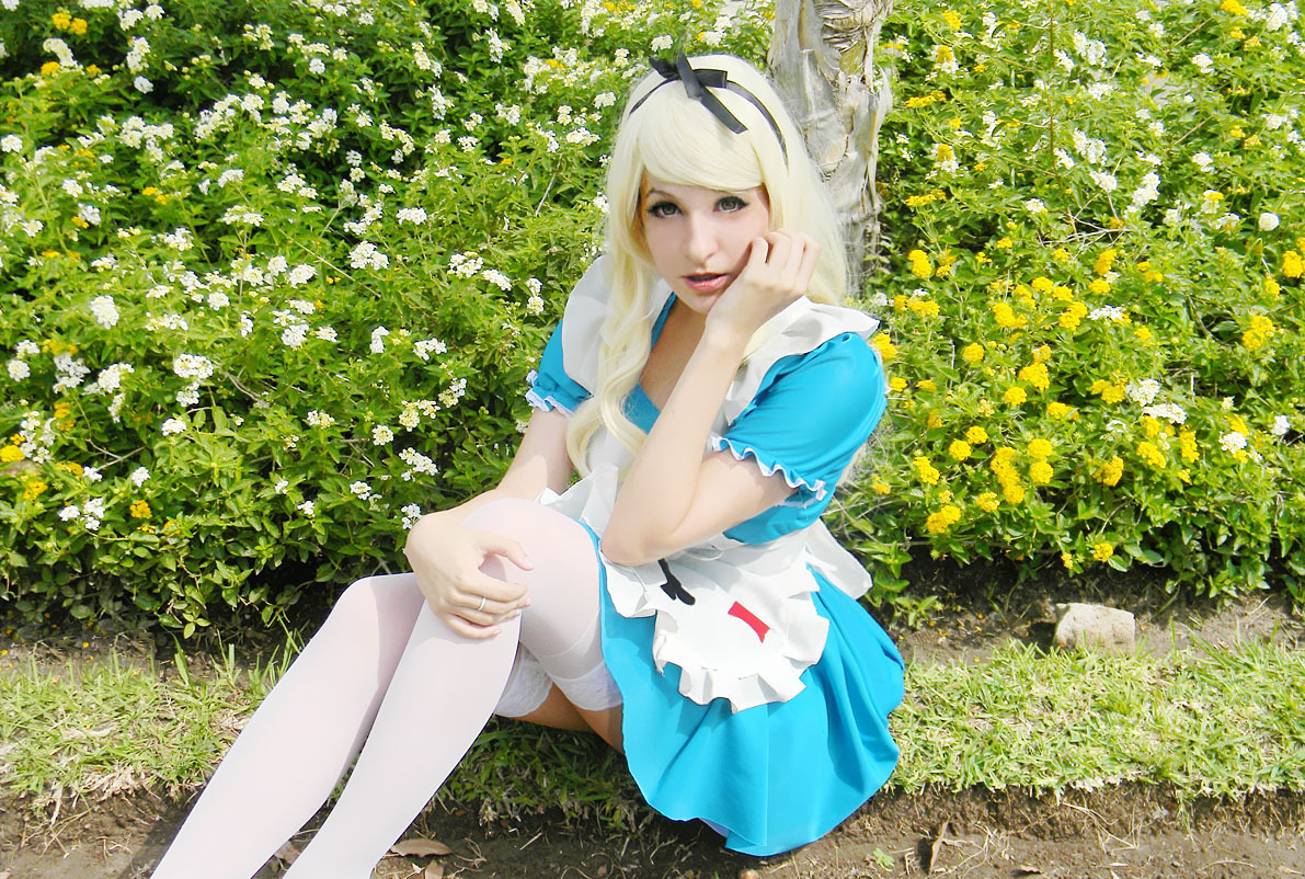 Alice in wonderland cosplay