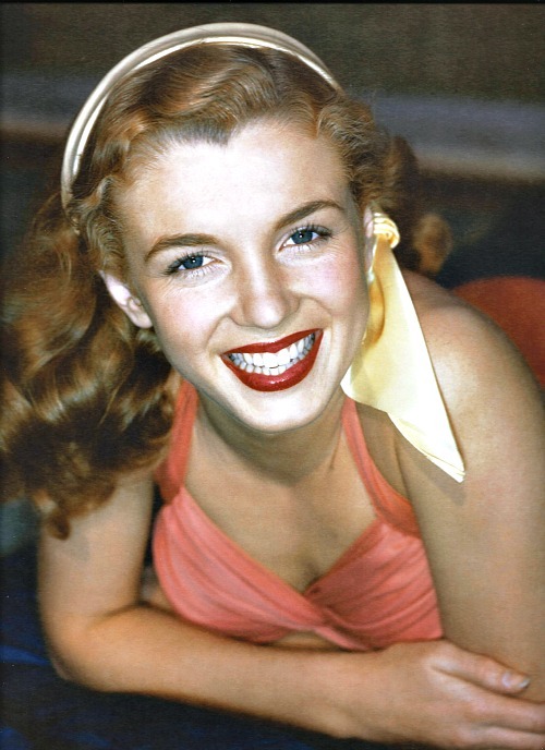 marilynandjayne: Norma Jeane in 1945. 