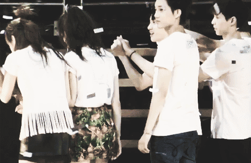Kaitoria: Side Angle - Things to notice in this gif Kai watching Victoria hold hands with Jonghyun. Kai’s left hand makes a gripping motion. Kai bowing in sync with Victoria even though the two people next to him aren’t bowing. 